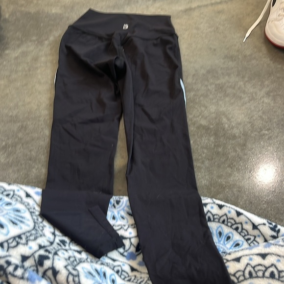 NWOT BuffBunny Leggings Small - Picture 6 of 6